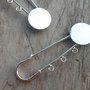 Baza brosa argintie, cu platou