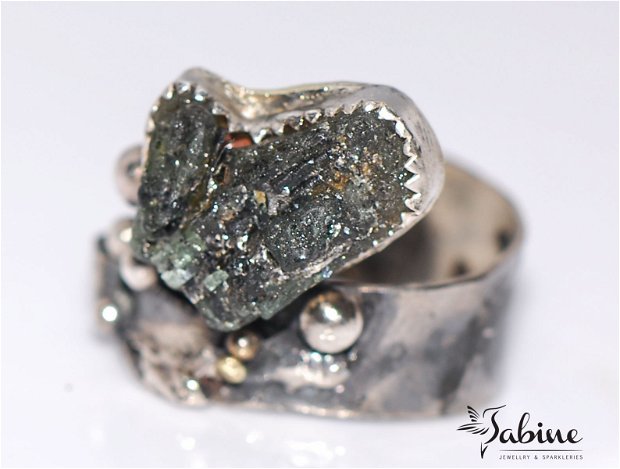 Inel argint 925 cu smarald brut, natural, netratat, inel organic, inel brut, inel statement