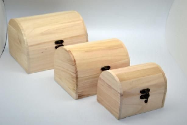 Set trei cutii din lemn tip cufar