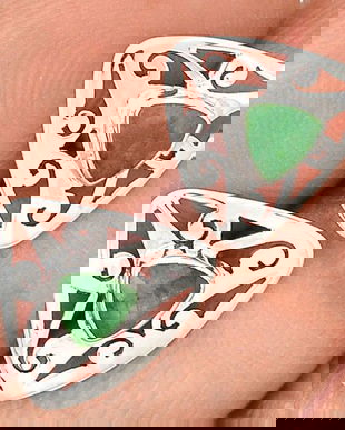 Ag464 - Cercei, argint 925, radacina de smarald, triunghi