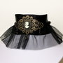 Colier choker cu fustiță și camee