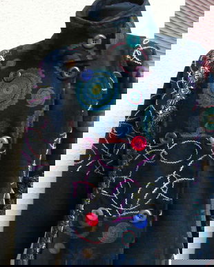 Pardesiu model Desigual