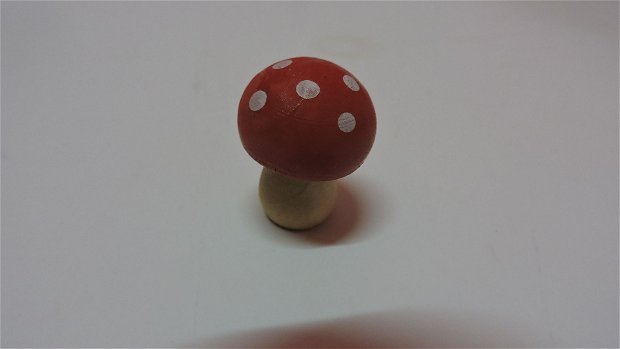 Figurine din lemn- ciuperca- 3cm