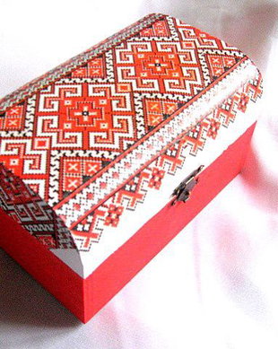 Cutie   cu motiv traditional 30363