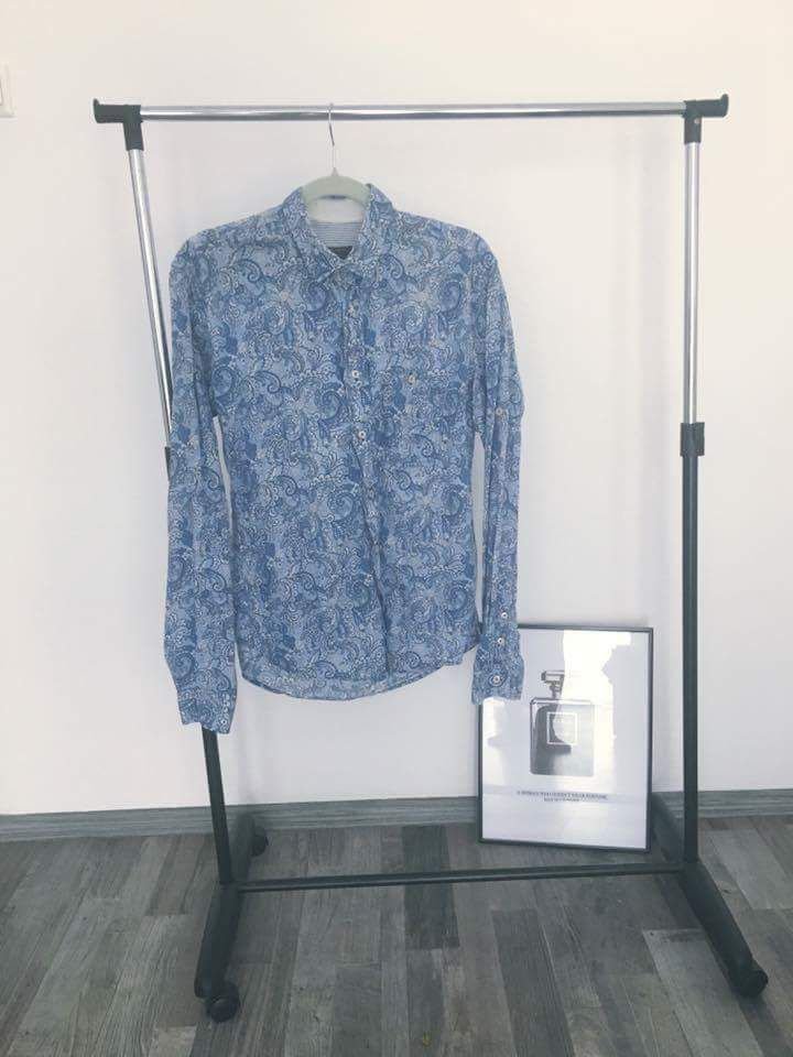 Haine: camasi .tricouri .bluze ..HM ,Zara, BSK
