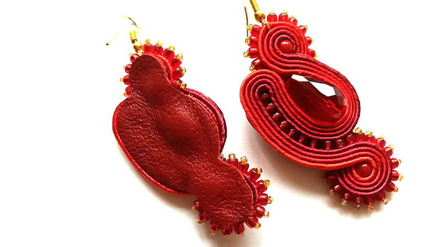 Cercei rosii soutache cu cristale