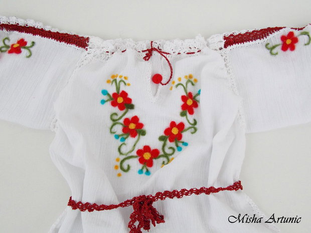 Bluza tip ie pentru copii, cu broderia impaslita