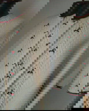 Cardigan alb tricotat si brodat manual