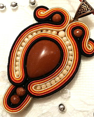 Pandantiv soutache piatra soarelui