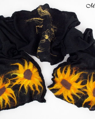 Vandut - Fular din tricot cu flori de Floarea Soarelui impaslite