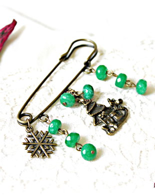 Brosa Bradut verde cu jad si cristale Swarovski