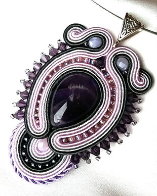 Pandantiv soutache lila cu ametist
