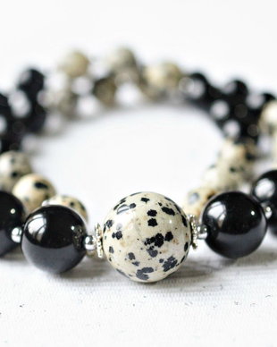 Colier din jasp dalmatian si onix