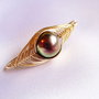 Brosa gold filled aur 12k si perla de cultura neagra aurie