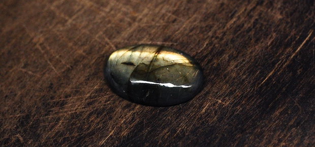 Cabochon Labradorit Oval - ocru auriu