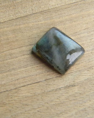 Caboson labradorit (C67)
