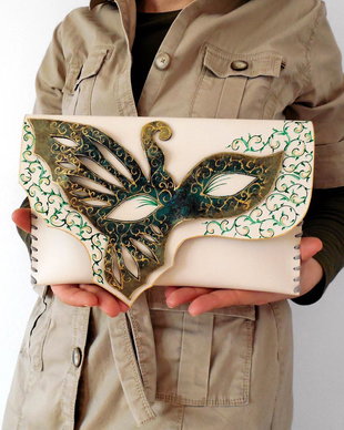 poseta plic handmade unicat din piele - Fairy Butterfly Mask 2