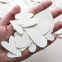 Inimi ivory decupate din carton usor texturat , sidefat