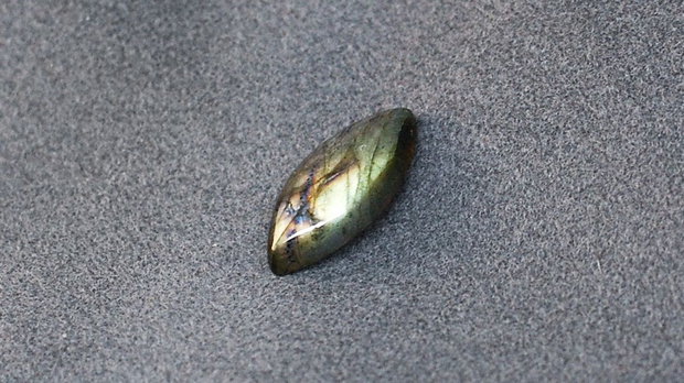 Cabochon Labradorit Marquise - mini / 12 carate - IBN0003