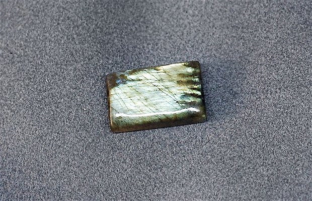 Cabochon Labradorit  flashy, rectangular /  27.5 carate - IBN0009
