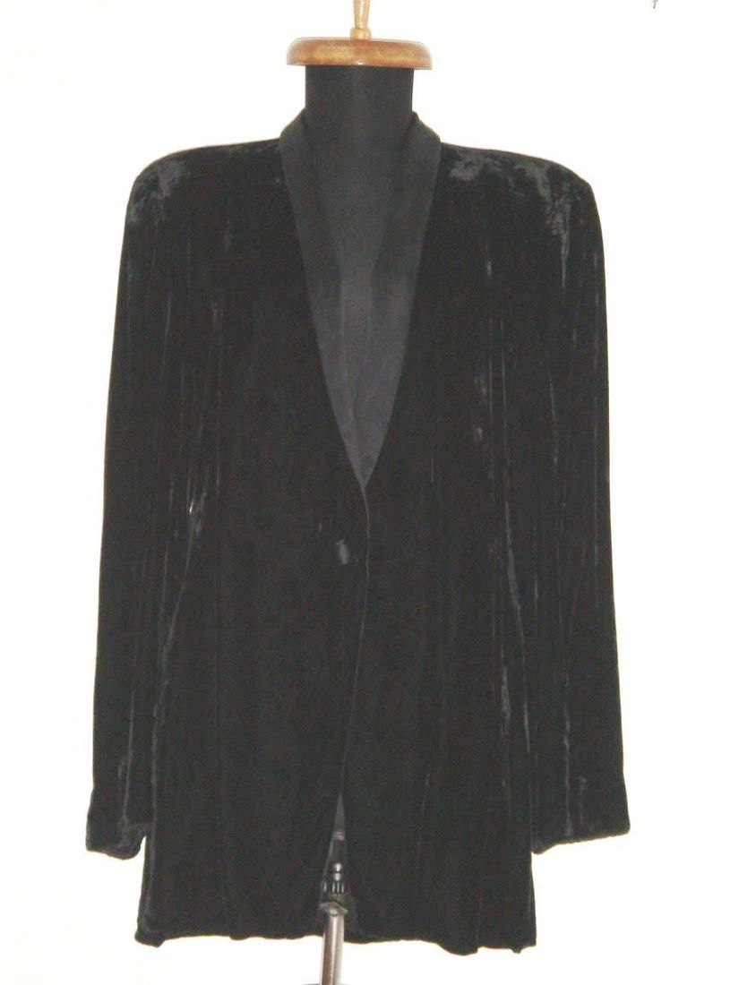 ARMANI - Blazer minunat, din catifea de matase neagra, cu guler sal