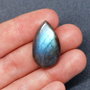 Cabochon Labradorit  Lacrima / 22 carate / IBN 0006