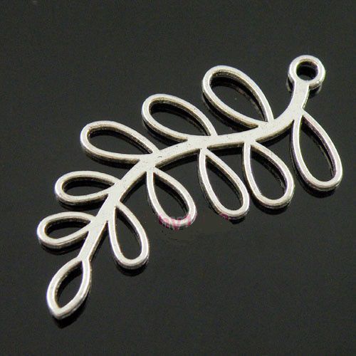 Pandant/conector frunza