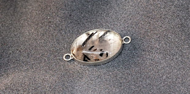 Conector Quartz turmalinat  in rama argintata