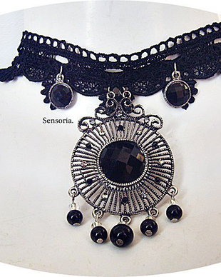 set chocker dantela , filigran si cristale