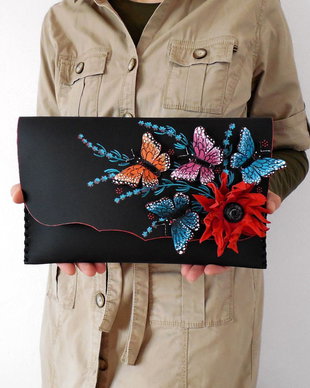 Poseta plic unicat din piele naturala- Red Flower Butterflies