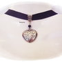 chocker de piele cu pandantiv inima gravata