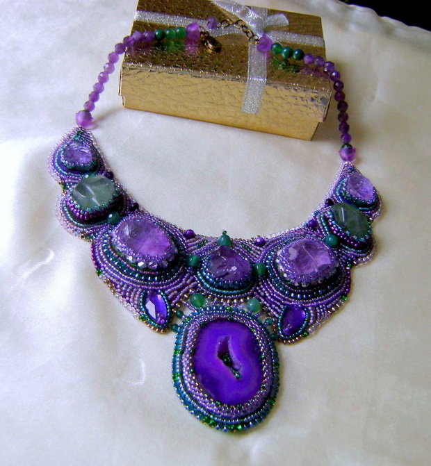 Vandut / The purple and The green =Colier si inel statement, creatie proprie
