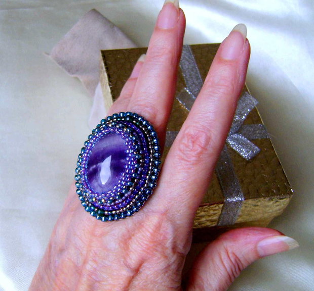 Vandut / The purple and The green =Colier si inel statement, creatie proprie