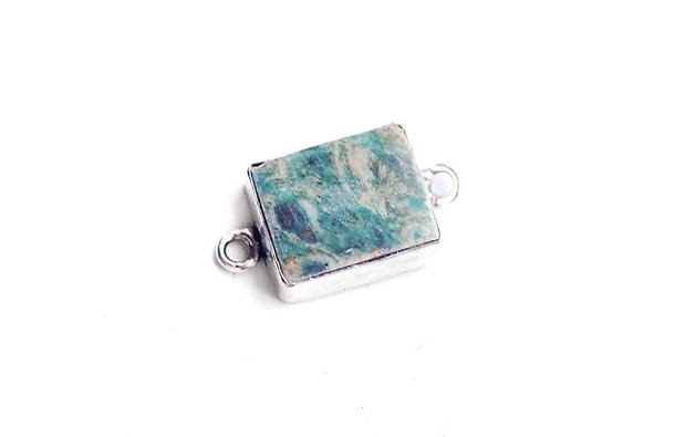 Conector kyanit in fuchsite cu ocluziuni de rubin in rama argintata
