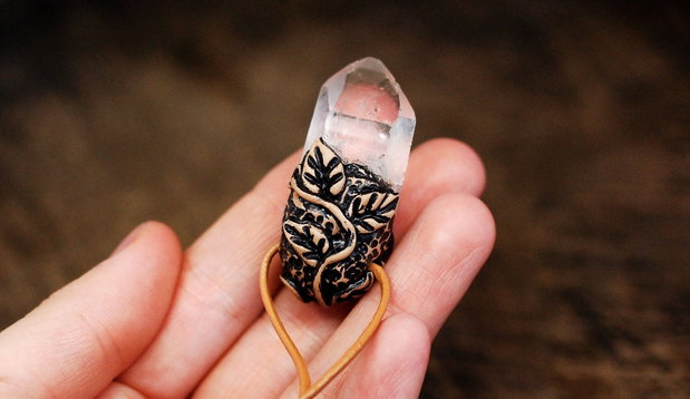 Amuleta lemurian seed quartz si lut polimeric patinat