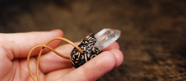 Amuleta lemurian seed quartz si lut polimeric patinat