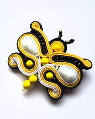 Brosa soutache fluture alb-galben-negru