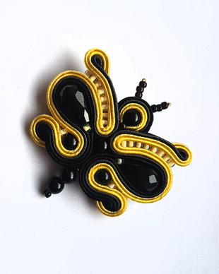 Brosa soutache fluture galben si negru