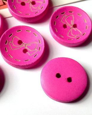 Nasturi lemn, rotunzi, 28 mm, fucsia