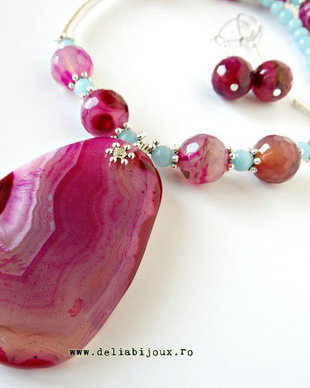 Set de bijuterii - agate si angelit