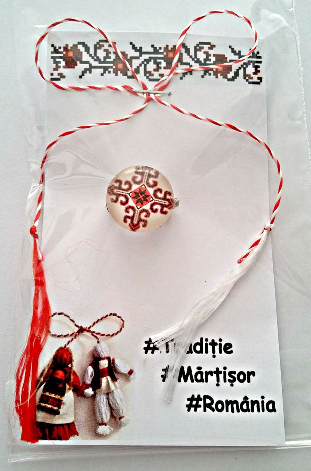 Brosa martisor cabochon sticla 14mm motive traditionale