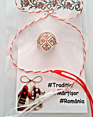 Brosa martisor cabochon sticla 14mm motive traditionale