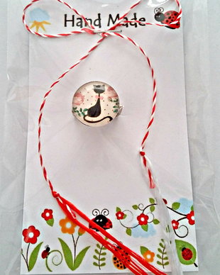 Brosa martisor cabochon sticla 14mm pisicuta