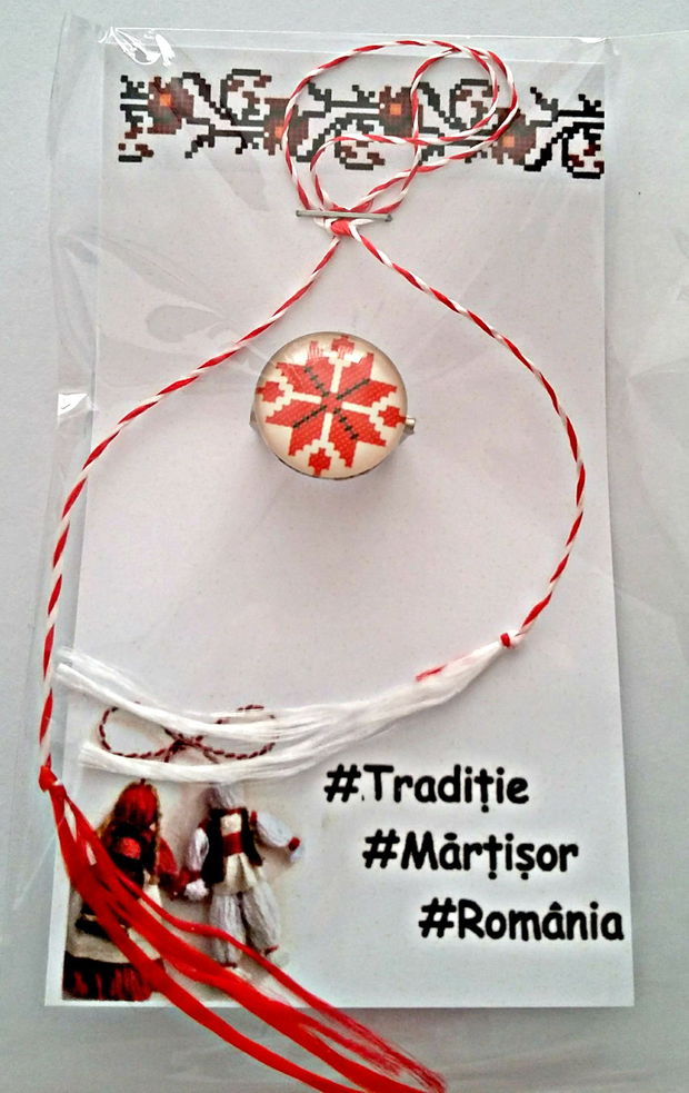 Brosa martisor cabochon sticla 14mm motive traditionale