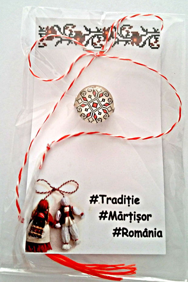 Brosa martisor cabochon sticla 14mm motive traditionale