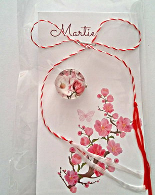 Brosa martisor cabochon sticla 14mm flori