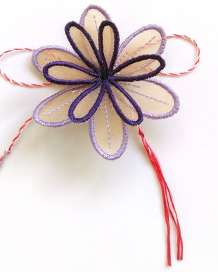 Brosa floare brodata pe organza 6