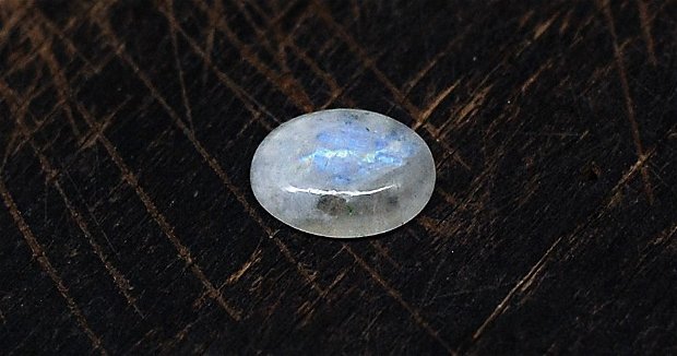 Moonstone oval flashy  - aprox 16 x 12 mm