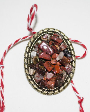 Martisor jasp rosu, Brosa pietre naturale