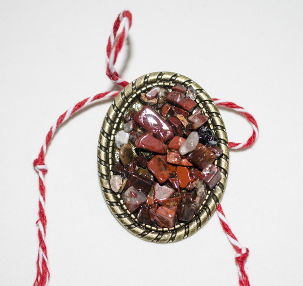 Martisor jasp rosu, Brosa pietre naturale